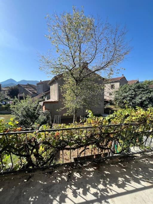 La Petite Ourse Maison De Village A Oust מראה חיצוני תמונה